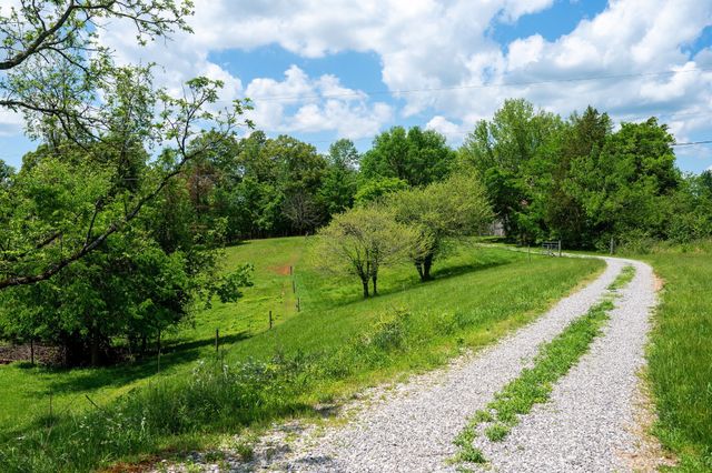 1912 Joppa Rd, Walling, TN 38587