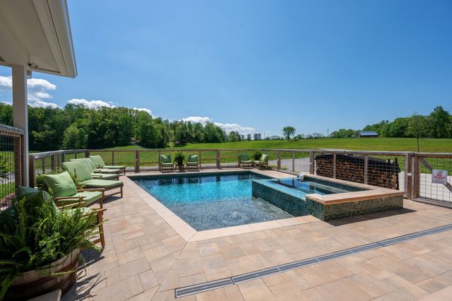 1912 Joppa Rd, Walling, TN 38587