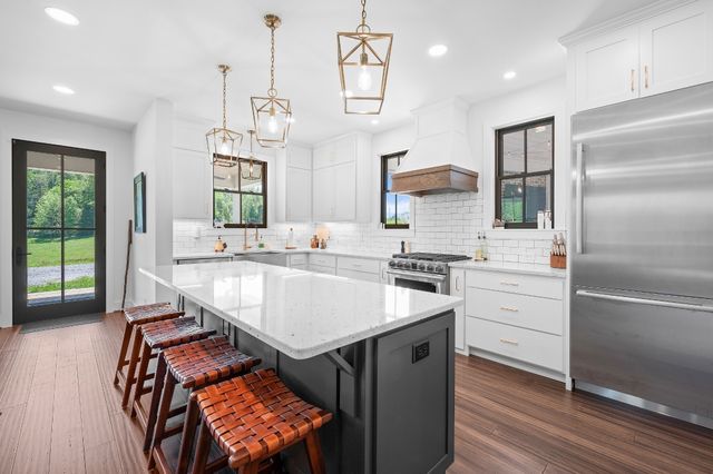 1912 Joppa Rd, Walling, TN 38587