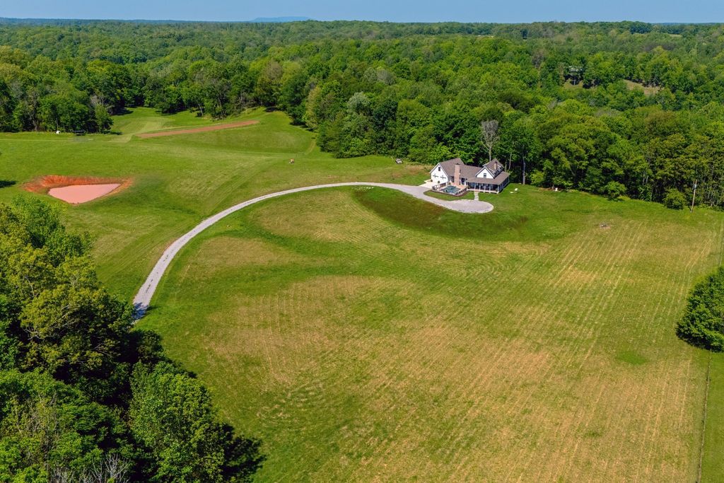 1912 Joppa Rd, Walling, TN 38587