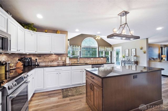 1631 Ashley Place, Vandalia, OH 45377