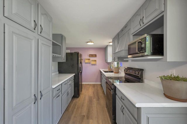 2650 BAY PORT LANE, Green Bay, WI 54313