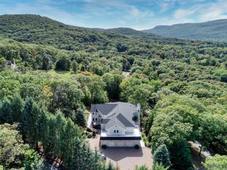 12 Parks Wood Drive, Cornwall, NY 12518