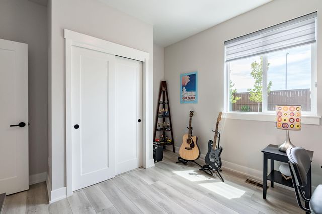 3859 NE Oakside Loop, Bend, OR 97701