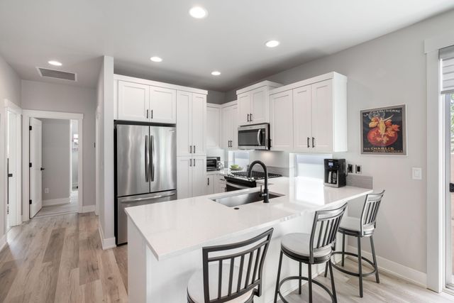 3859 NE Oakside Loop, Bend, OR 97701