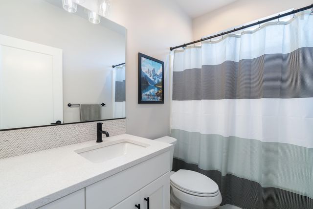 3859 NE Oakside Loop, Bend, OR 97701
