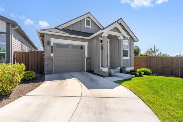 3859 NE Oakside Loop, Bend, OR 97701