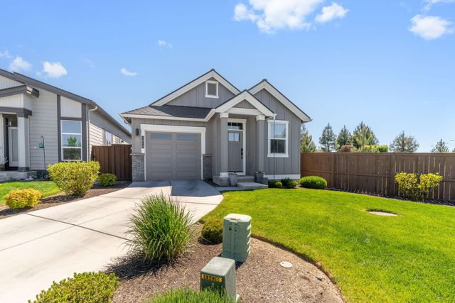 3859 NE Oakside Loop, Bend, OR 97701