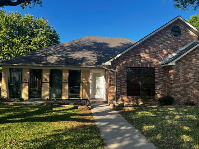 1535 Gunnison Trail, Lewisville, TX 75077