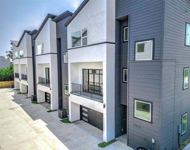 3207 St Emanuel Street A, Houston, TX 77004