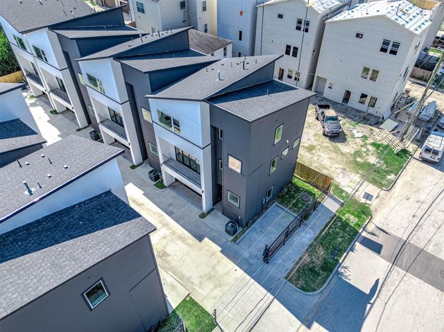 3207 St Emanuel Street A, Houston, TX 77004