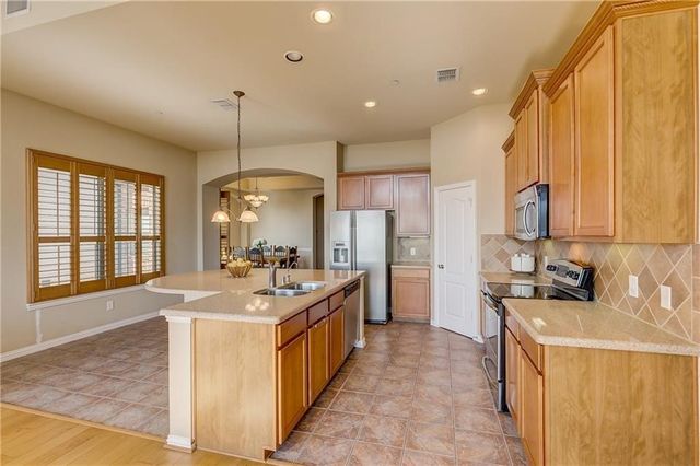 8728 Iron Horse Drive, Irving, TX 75063