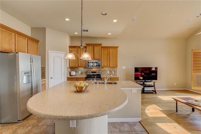 8728 Iron Horse Drive, Irving, TX 75063