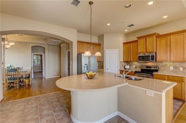 8728 Iron Horse Drive, Irving, TX 75063