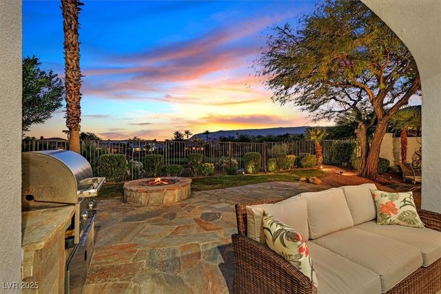 3074 Soft Horizon Way, Las Vegas, NV 89135