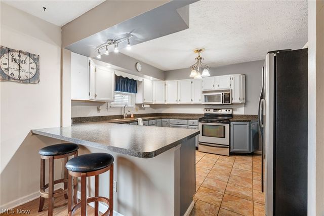 8529 Morrilton Circle NW, North Canton, OH 44720