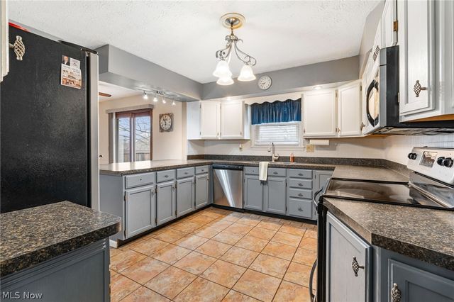 8529 Morrilton Circle NW, North Canton, OH 44720