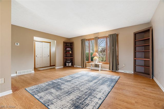 8529 Morrilton Circle NW, North Canton, OH 44720