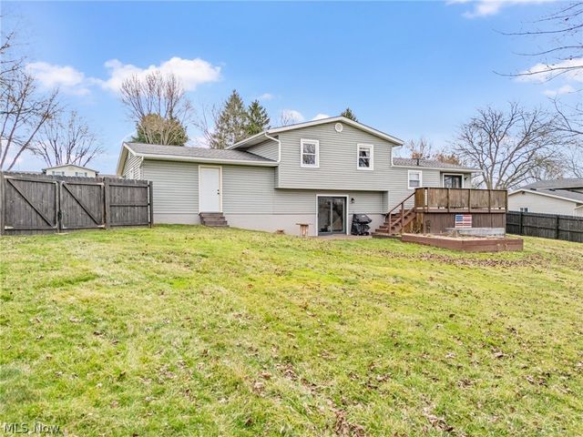 8529 Morrilton Circle NW, North Canton, OH 44720