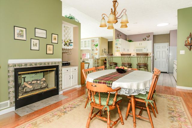 9415 S Harbour Pointe Drive, Bloomington, IN 47401
