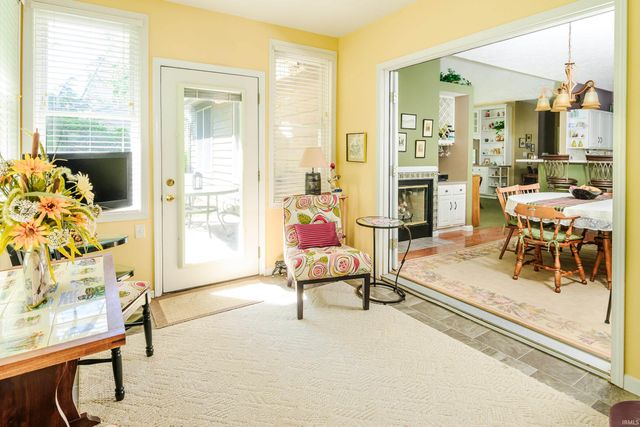 9415 S Harbour Pointe Drive, Bloomington, IN 47401