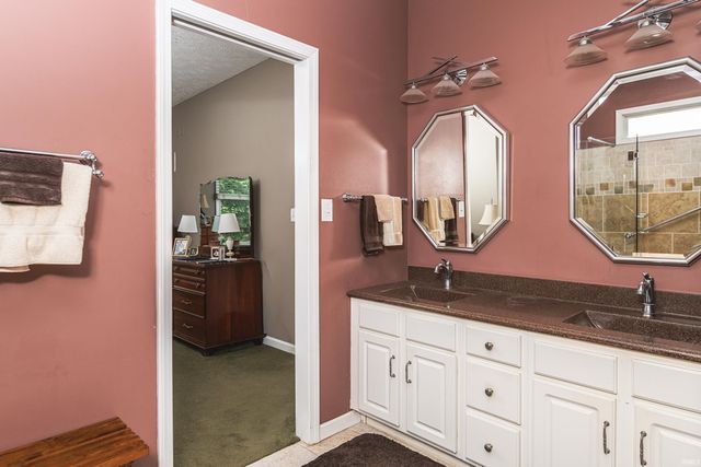 9415 S Harbour Pointe Drive, Bloomington, IN 47401