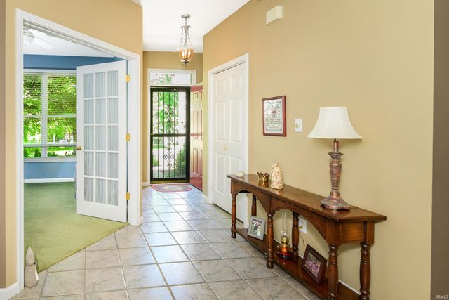 9415 S Harbour Pointe Drive, Bloomington, IN 47401