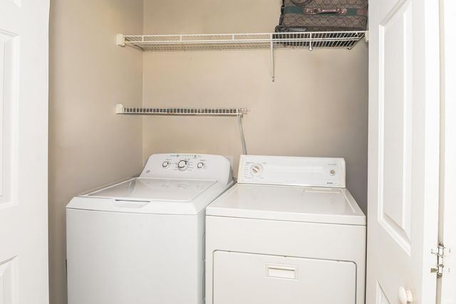 9415 S Harbour Pointe Drive, Bloomington, IN 47401