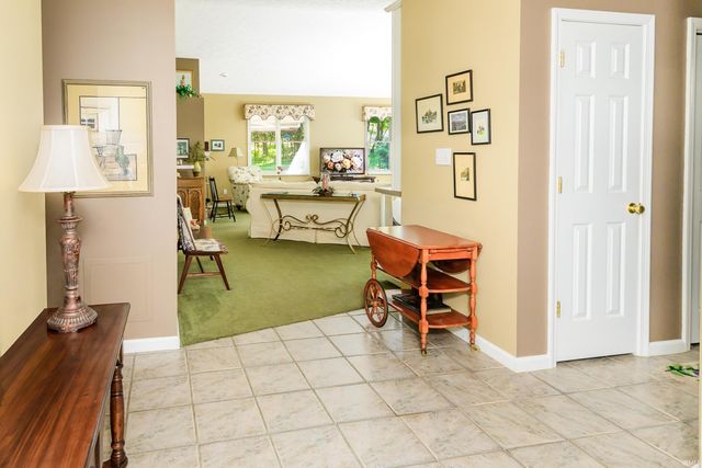 9415 S Harbour Pointe Drive, Bloomington, IN 47401