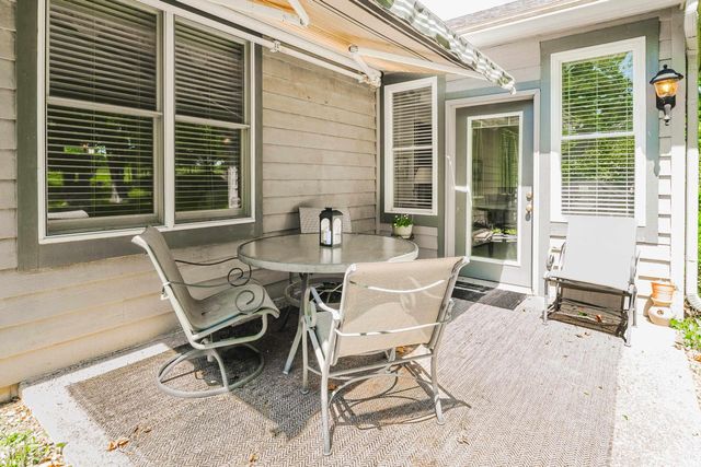 9415 S Harbour Pointe Drive, Bloomington, IN 47401