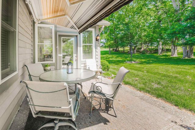 9415 S Harbour Pointe Drive, Bloomington, IN 47401
