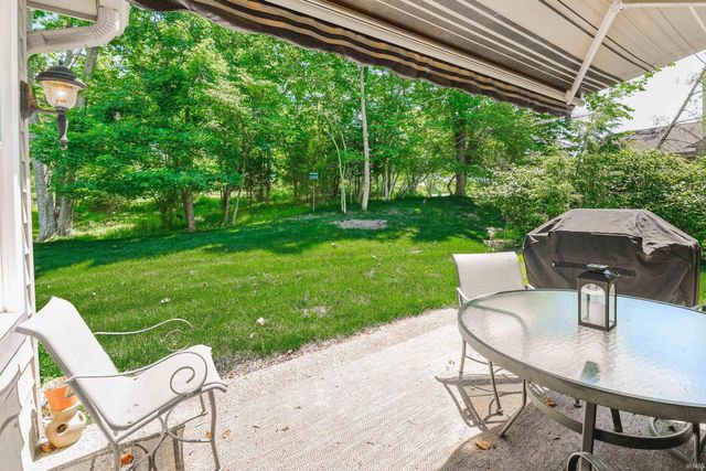 9415 S Harbour Pointe Drive, Bloomington, IN 47401