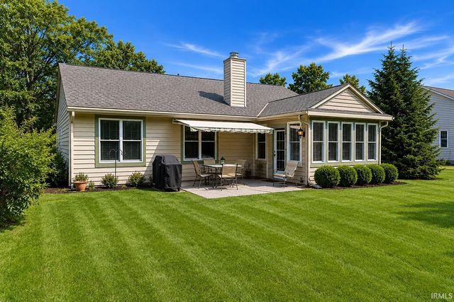 9415 S Harbour Pointe Drive, Bloomington, IN 47401