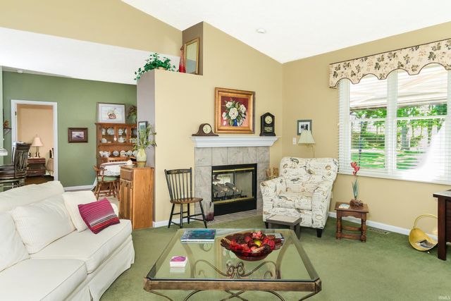 9415 S Harbour Pointe Drive, Bloomington, IN 47401