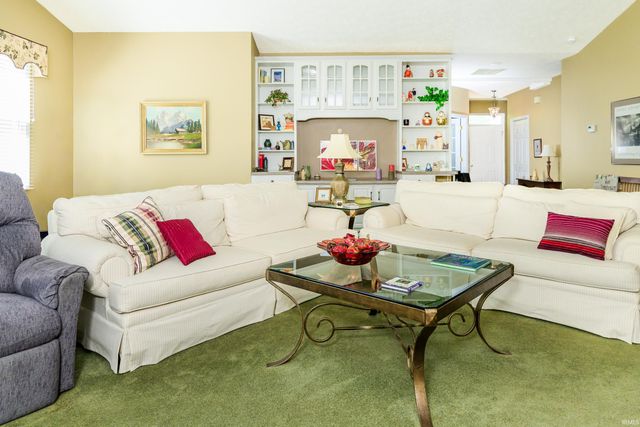 9415 S Harbour Pointe Drive, Bloomington, IN 47401