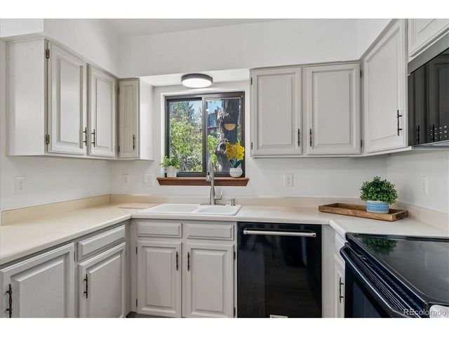 3509 S Rifle St, Aurora, CO 80013