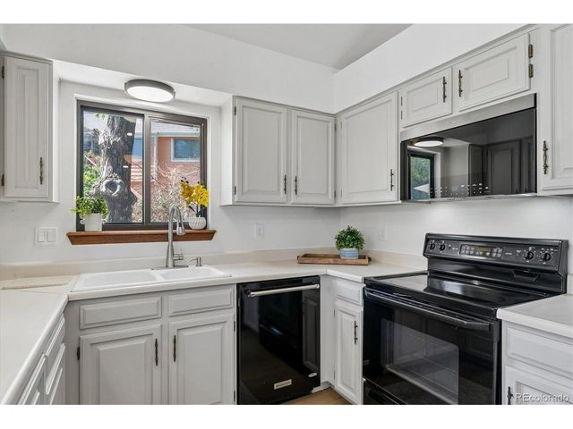 3509 S Rifle St, Aurora, CO 80013