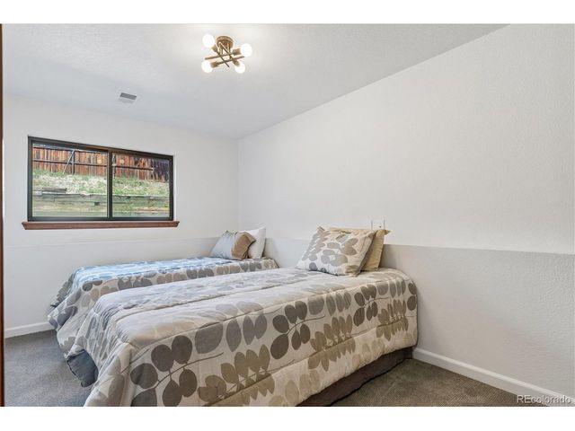 3509 S Rifle St, Aurora, CO 80013