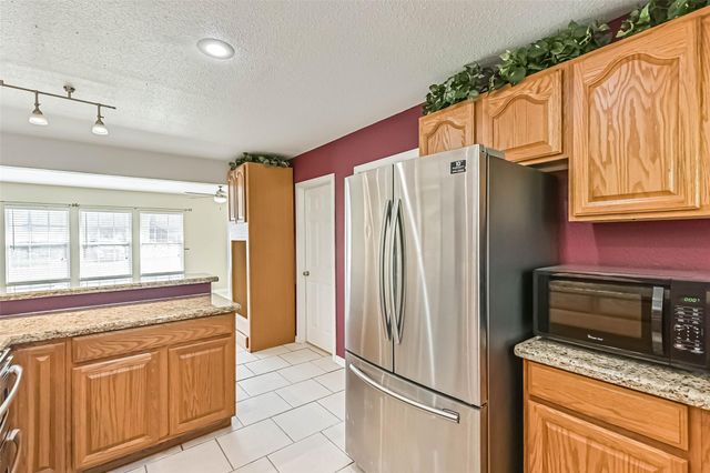 2206 Wimcrest Street, Galveston, TX 77551
