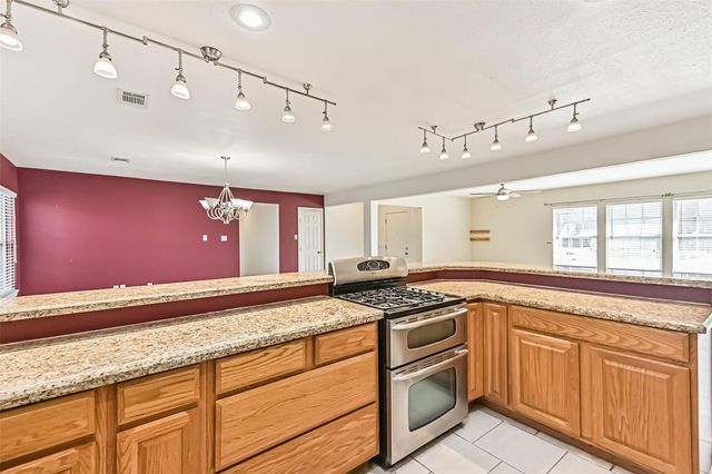 2206 Wimcrest Street, Galveston, TX 77551