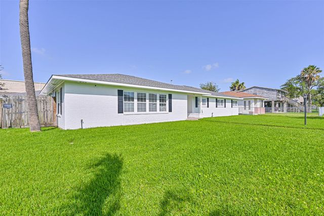 2206 Wimcrest Street, Galveston, TX 77551