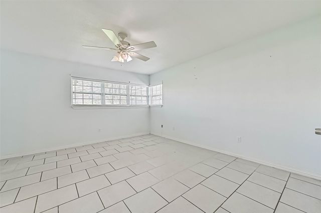 2206 Wimcrest Street, Galveston, TX 77551