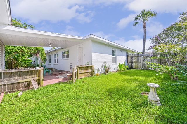 2206 Wimcrest Street, Galveston, TX 77551