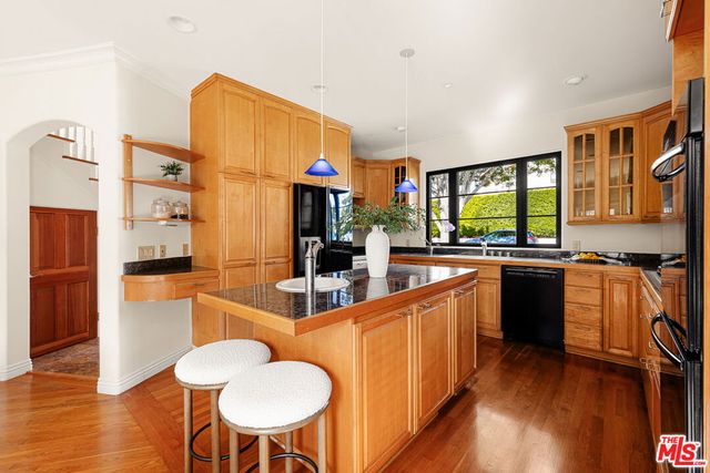 483 Arbramar Avenue, Pacific Palisades, CA 90272