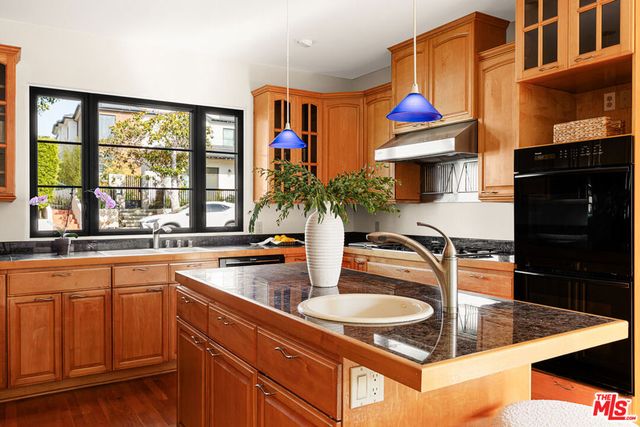 483 Arbramar Avenue, Pacific Palisades, CA 90272