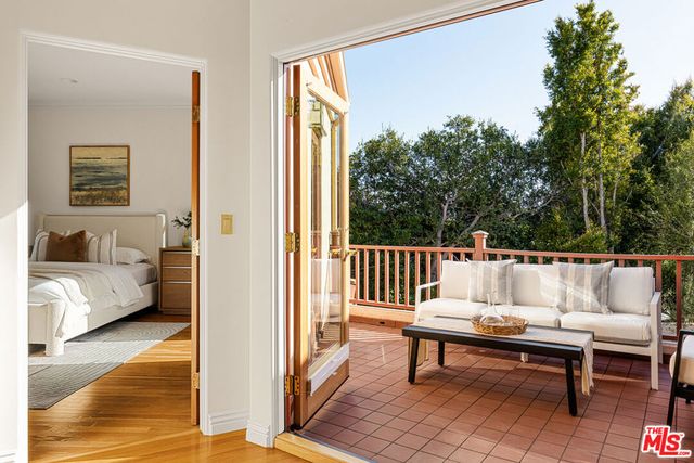 483 Arbramar Avenue, Pacific Palisades, CA 90272