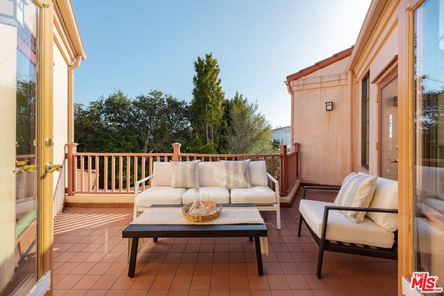 483 Arbramar Avenue, Pacific Palisades, CA 90272