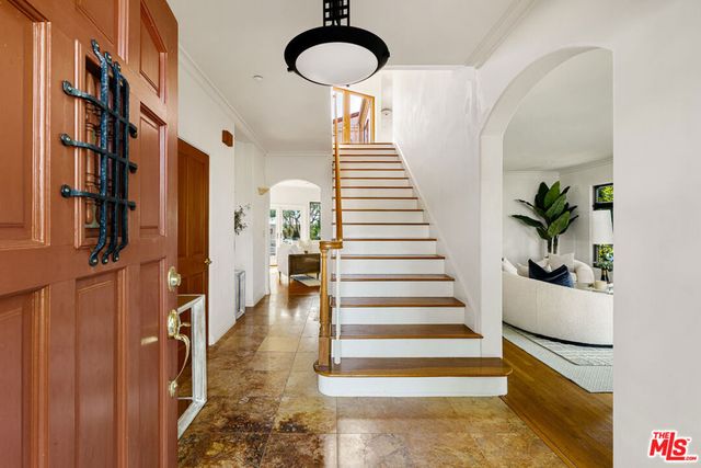 483 Arbramar Avenue, Pacific Palisades, CA 90272