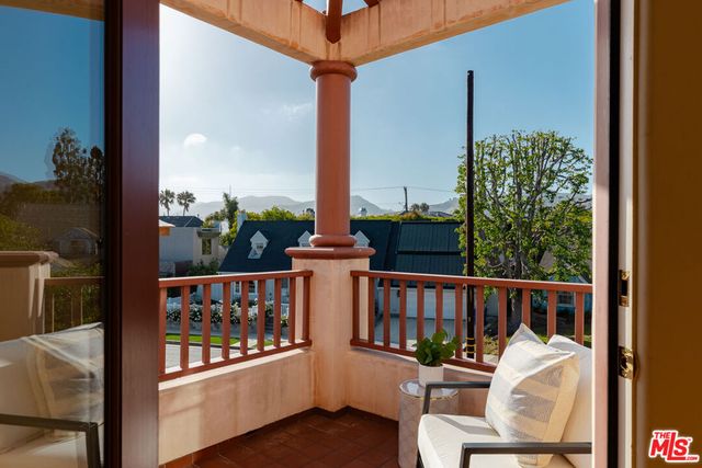 483 Arbramar Avenue, Pacific Palisades, CA 90272