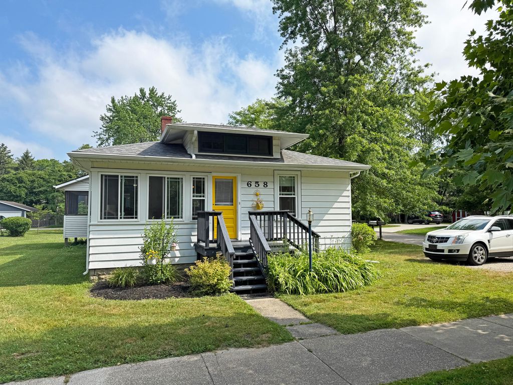 658 Allegan Street, Saugatuck, MI 49453